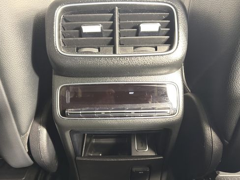 Used 2021 Mercedes-Benz GLE 450 4MATIC image 30