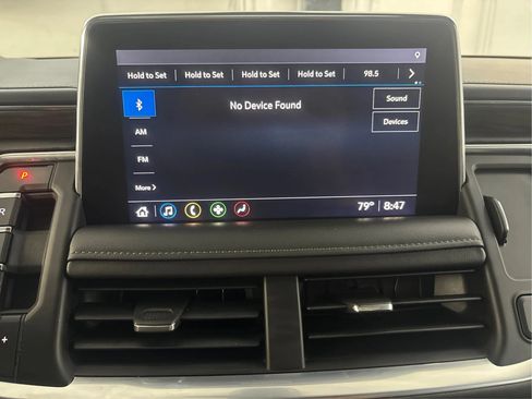 Used 2021 Chevrolet Suburban Z71 w/ Z71 Signature Package AWD/4WD image 46