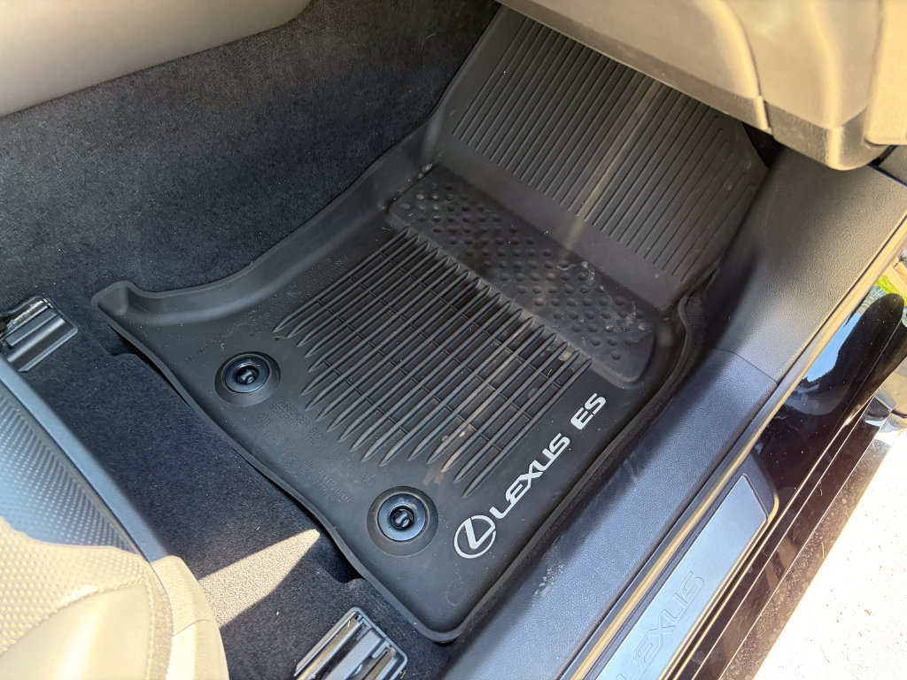 Used 2021 Lexus ES 250 w/ Premium Package AWD/4WD image 17