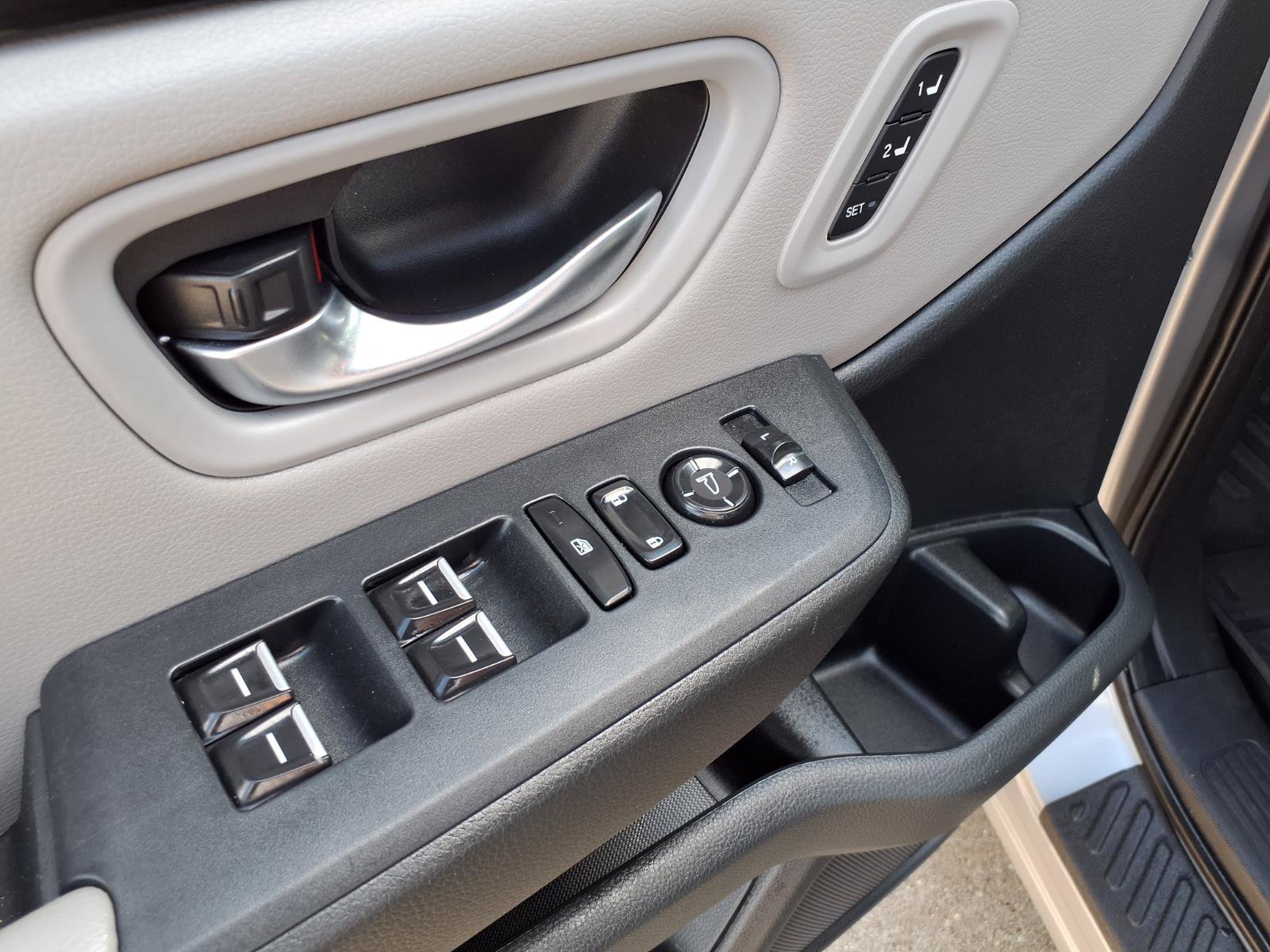 Used 2023 Honda Pilot Touring image 17