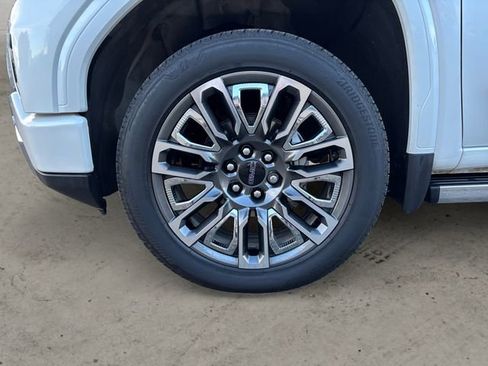 Used 2025 GMC Sierra 1500 Denali Ultimate image 14