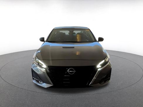 Used 2025 Nissan Altima 2.5 SV image 5