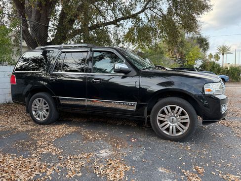 Used 2014 Lincoln Navigator 4WD image 5