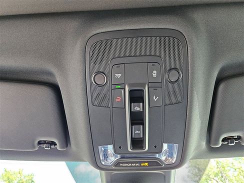 New 2025 Audi Q3 2.0T Premium image 18