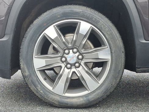 Used 2017 GMC Acadia SLT image 9