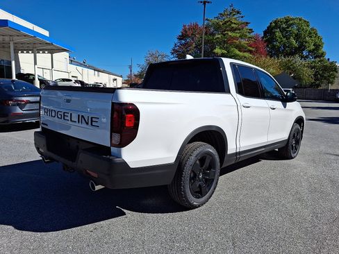 New 2026 Honda Ridgeline Black Edition image 4