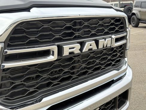 Used 2024 RAM 2500 Tradesman w/ Chrome Appearance Group image 9
