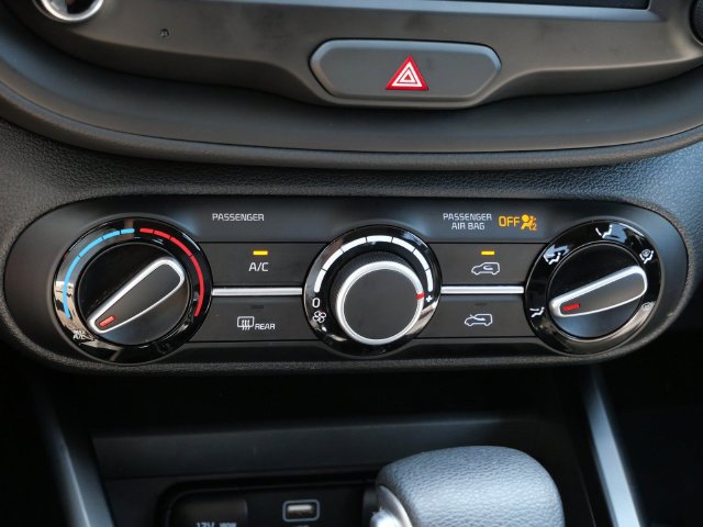 Used 2025 Kia Soul LX FWD image 23