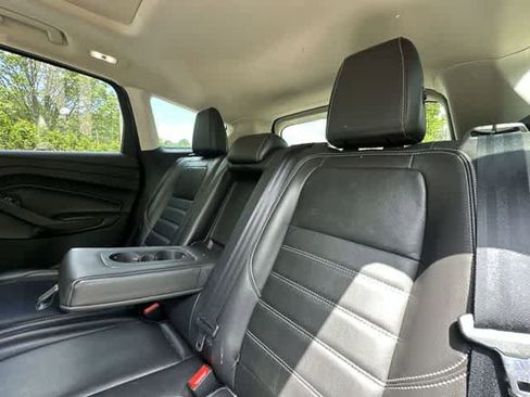 Used 2019 Ford Escape Titanium AWD/4WD image 18