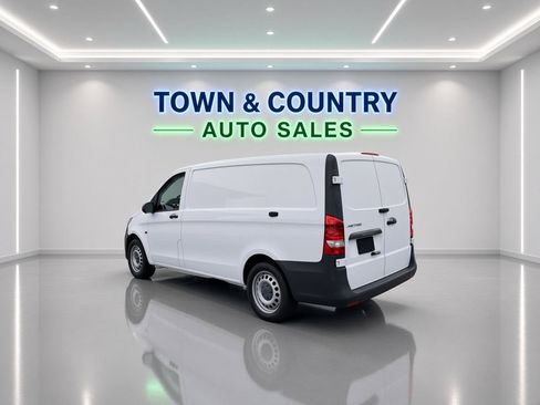 Used 2016 Mercedes-Benz Metris image 3