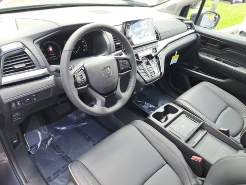 New 2026 Honda Odyssey Touring image 16