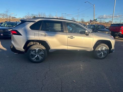 New 2025 Toyota RAV4 SE image 8