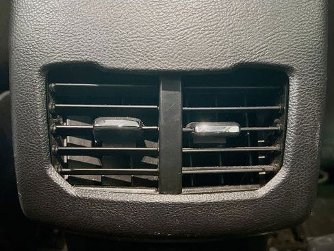 Used 2019 Ford Fusion SE image 18