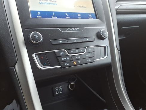 Certified 2020 Ford Fusion SE image 21