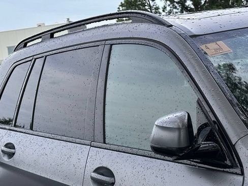Used 2025 BMW X7 xDrive40i w/ M Sport Package AWD/4WD image 3