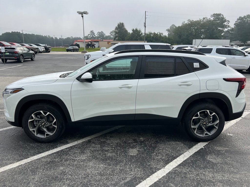 New 2026 Chevrolet Trax LT w/ Driver Confidence Package FWD image 28