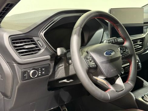 Used 2024 Ford Escape ST-Line w/ Tech Pack #1 AWD/4WD image 17