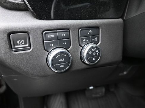 Used 2022 GMC Sierra 1500 Elevation image 13