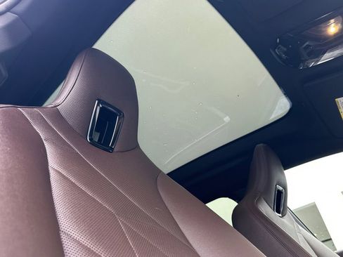 Used 2023 BMW iX xDrive50 w/ Premium Package image 18