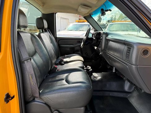 Used 2003 GMC Sierra 2500 W/T RWD image 22