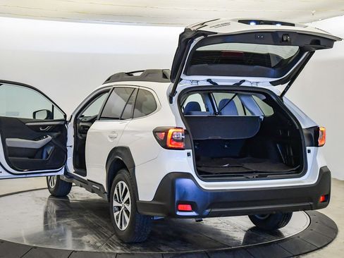 Used 2023 Subaru Outback Premium image 29
