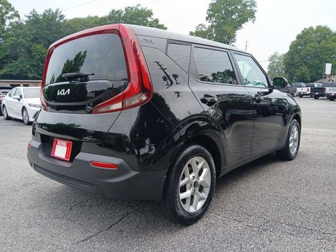 Used 2022 Kia Soul LX w/ Technology Package FWD image 6