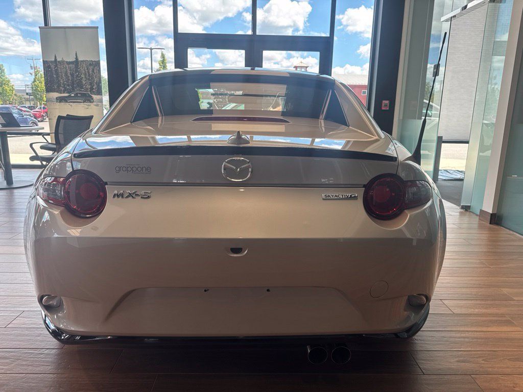 Certified 2023 MAZDA MX-5 Miata Club w/ Weather Package RWD image 4