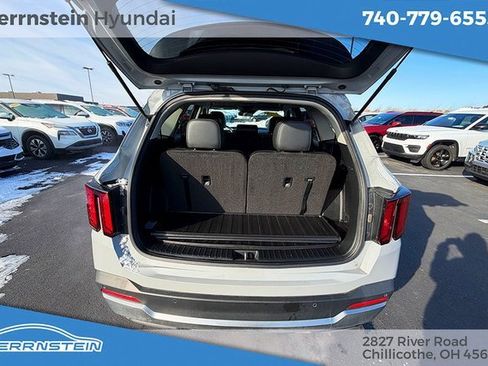 Used 2024 Kia Sorento S image 24