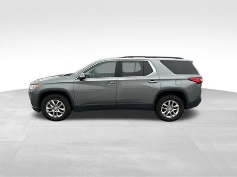 Used 2021 Chevrolet Traverse LT w/ LPO, Cargo Package FWD image 5