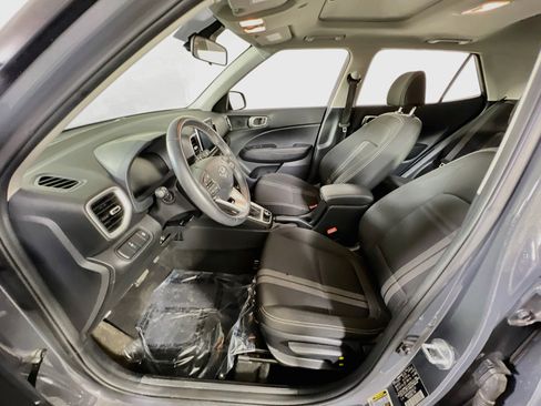 Used 2023 Hyundai Venue SEL w/ Cargo Package image 19