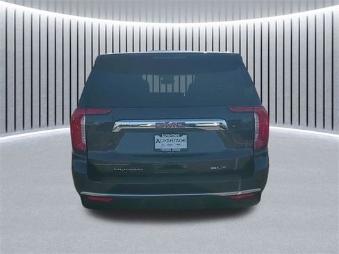 Used 2023 GMC Yukon SLT w/ SLT Premium Package image 6