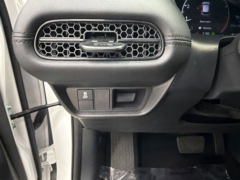Used 2024 Honda HR-V LX image 29
