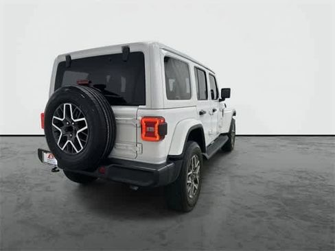 Used 2024 Jeep Wrangler Sahara image 3