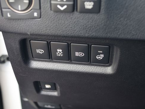 Used 2023 Lexus GX 460 Premium w/ Accessory Package AWD/4WD image 16