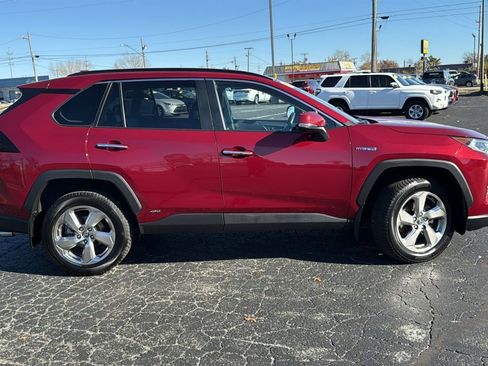 Used 2019 Toyota RAV4 Limited image 10