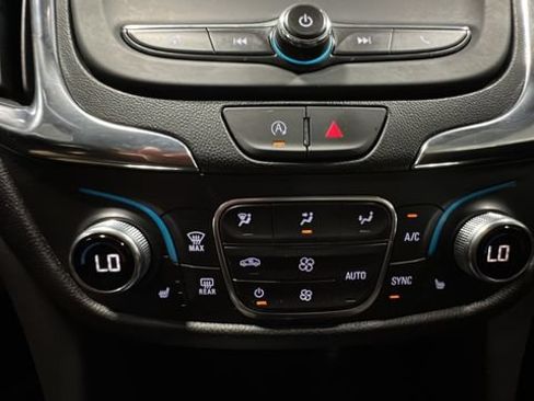 Used 2024 Chevrolet Equinox LT FWD image 16