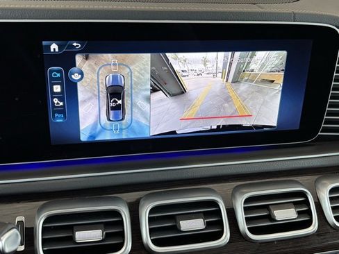 Used 2025 Mercedes-Benz GLS 450 4MATIC image 25