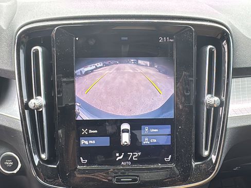 Used 2020 Volvo XC40 T5 Momentum w/ Protection Package Premier image 19