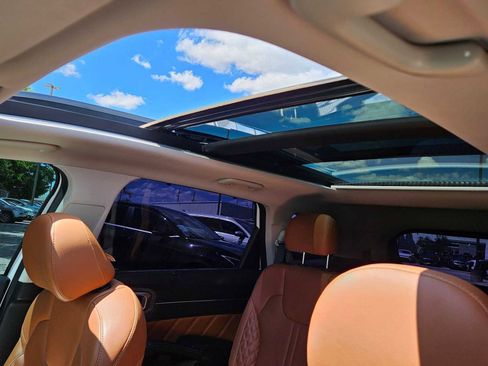 Used 2023 Kia Sorento SX Prestige image 14