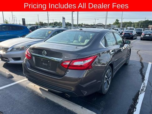 Used 2016 Nissan Altima 2.5 SV w/ Convenience Package FWD image 6