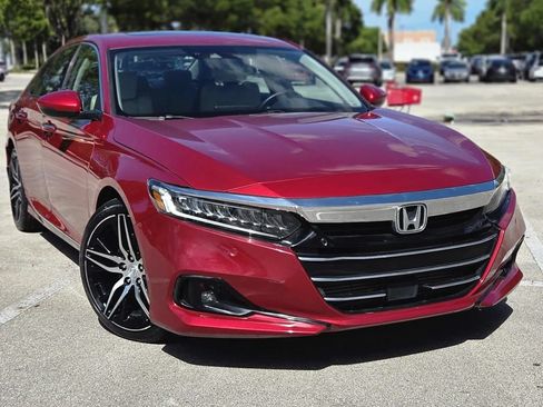 Used 2021 Honda Accord Touring image 2