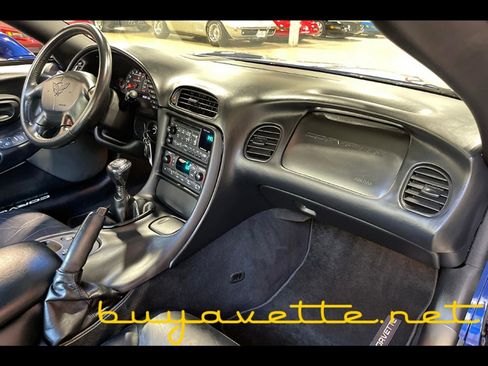 Used 2004 Chevrolet Corvette Z06 w/ Z06 Preferred Equipment Group RWD image 14