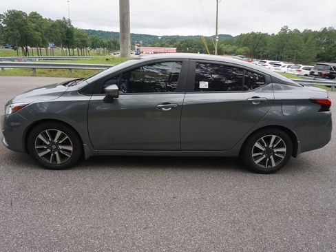 Used 2020 Nissan Versa SV FWD image 16