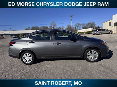 Used 2025 Nissan Versa S FWD image 7