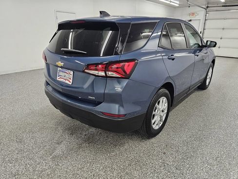 Used 2024 Chevrolet Equinox LS w/ LS Convenience Package AWD/4WD image 4