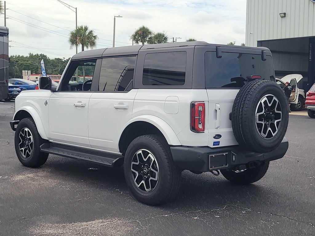 Used 2025 Ford Bronco Outer Banks AWD/4WD image 3