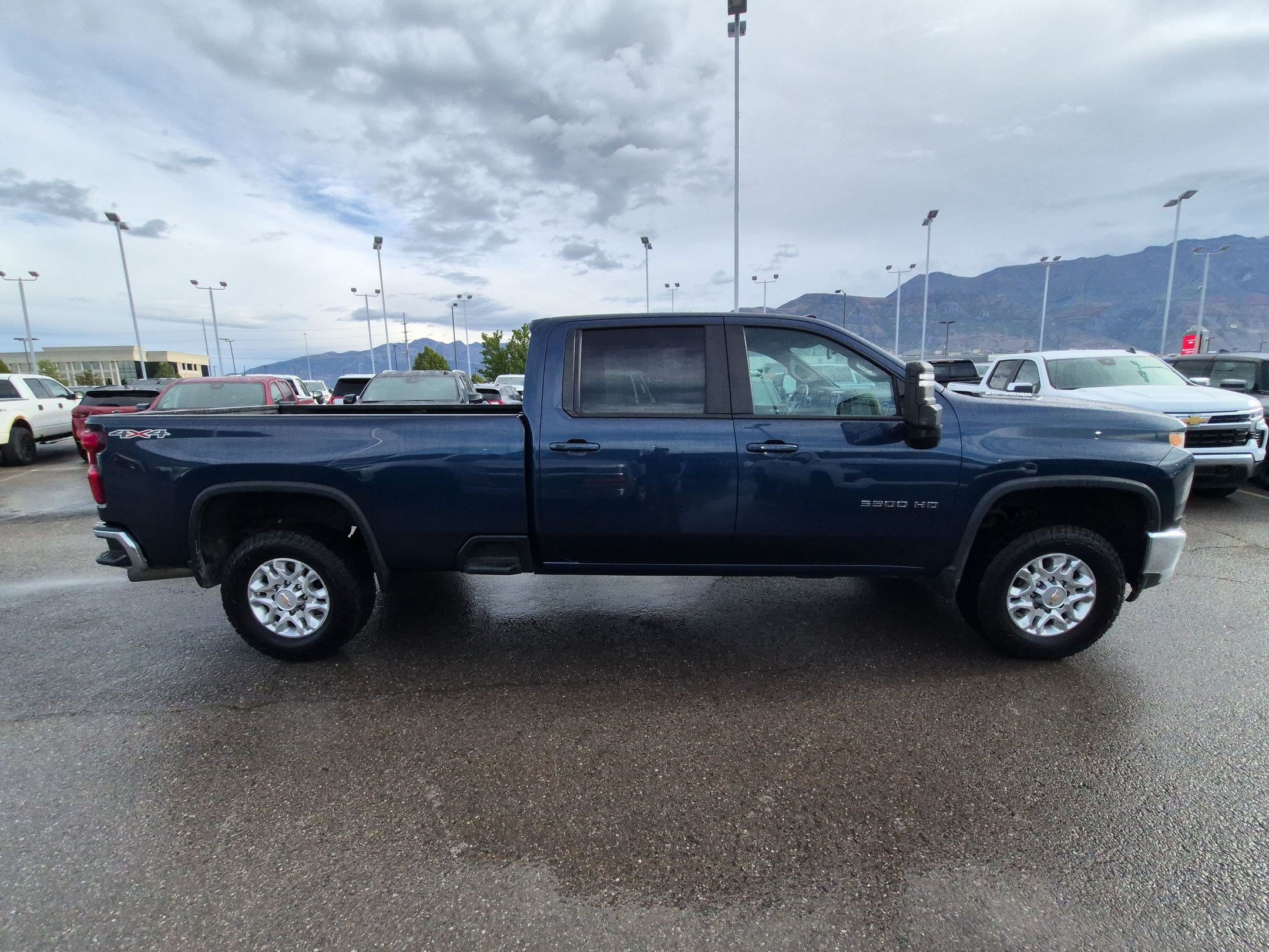 Used 2022 Chevrolet Silverado 3500 LT w/ Convenience Package AWD/4WD image 2
