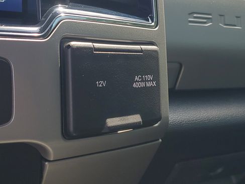 Used 2022 Ford F250 Lariat w/ Lariat Ultimate Package AWD/4WD image 11