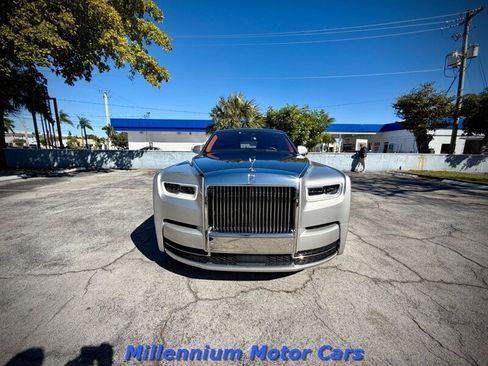 Used 2018 Rolls-Royce Phantom Sedan RWD image 1