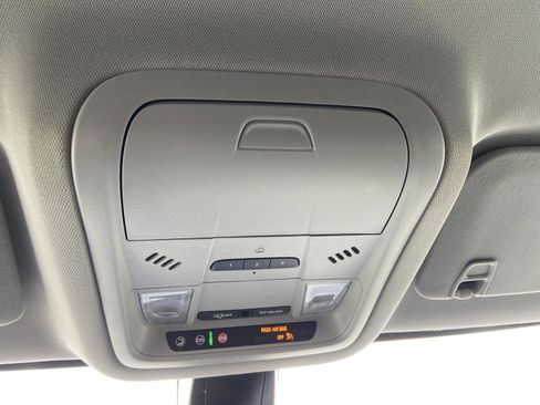 Used 2023 GMC Acadia SLT image 22